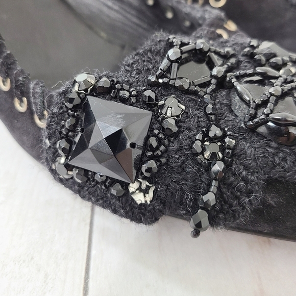 Prada black suede beaded pumps size 35 - Picture 7 of 10